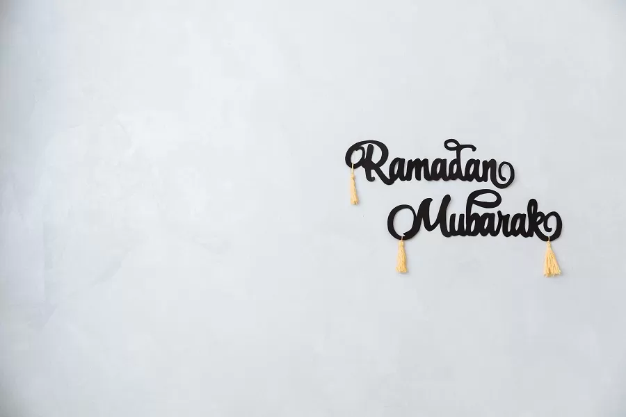 Zakat saat Ramadhan (sumber: Pexels)